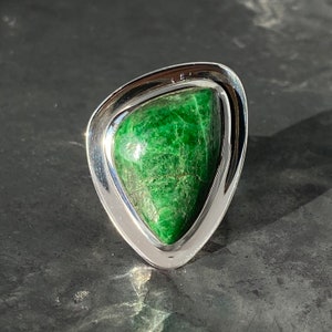 Maw sit sit ring - jadit albit ring - maw sit sit jade ring storlek U.K. - O, US - 7 1/4, EU - 55