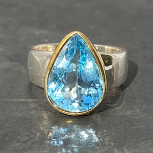 Blaue Topas Ring - blaue Topas mit Messing Grenze - Größe UK - M / US - 6 1/2 / EU - 53