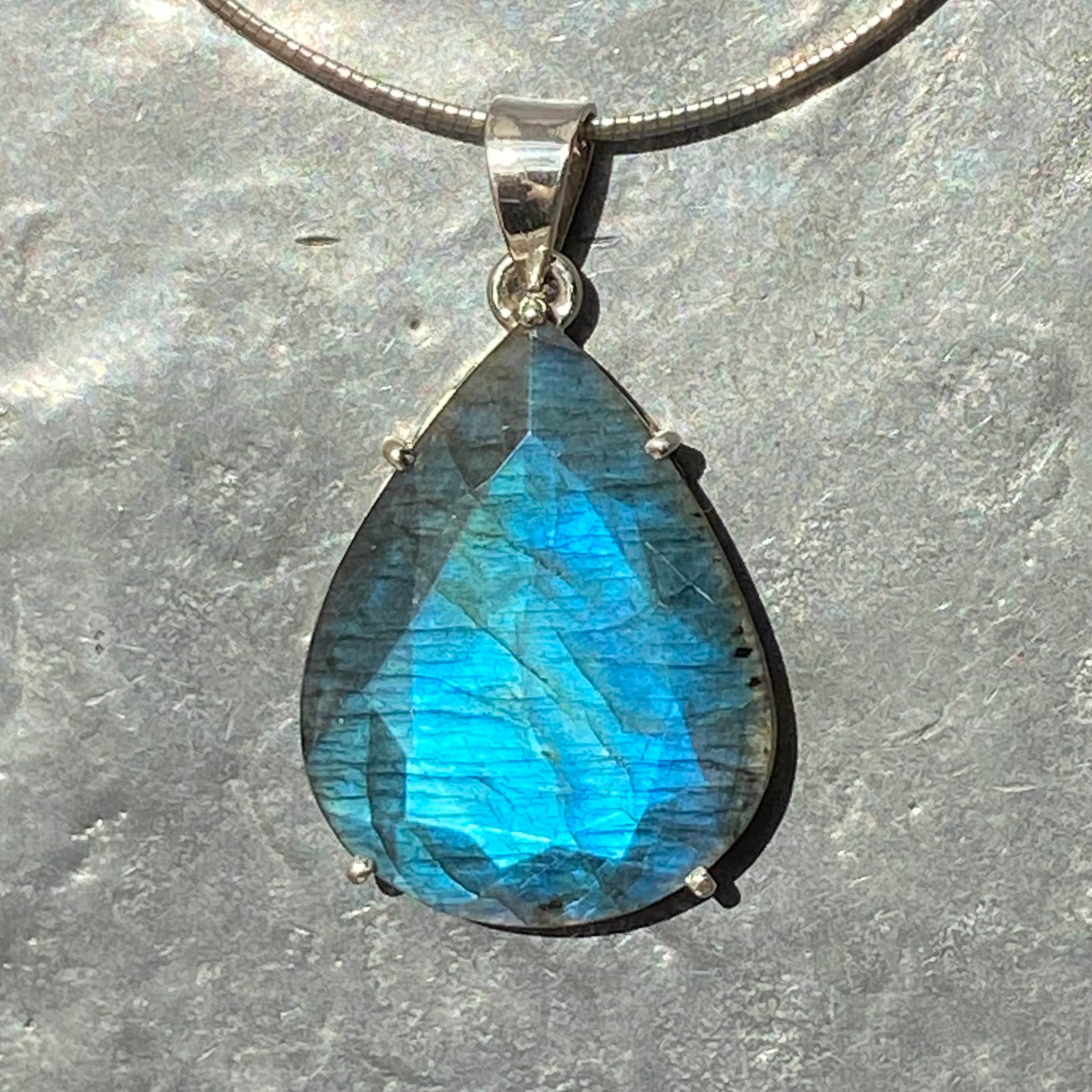 Labradorite pendant - Faceted Labradorite pendant - designer labradorite pendant - blue fire labradorite