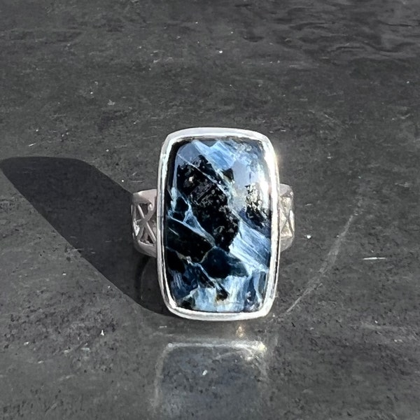 •PIETERSITE - TEAR - 2• simple band silver ring (size 8)
