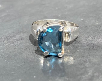 Blue Topaz Ring - London blue topaz ring - blue topaz ring size U.K. - M, US - 6 1/4, EU - 52 1/2