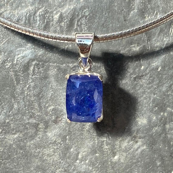 Tanzanite Pendant 12.5 Carat Faceted Tanzanite Pendant Vivid Blue