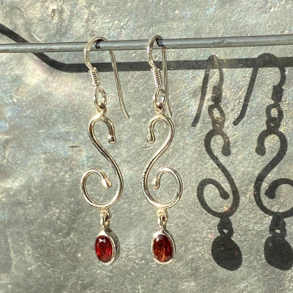 Pendientes de plata 925 rellenados con circonitas en forma de gota