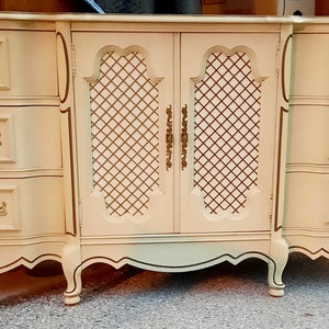 Custom French Provincial Bedroom Suite 9 Drawer Dresser & Mirror GREAT Bath Vanity
