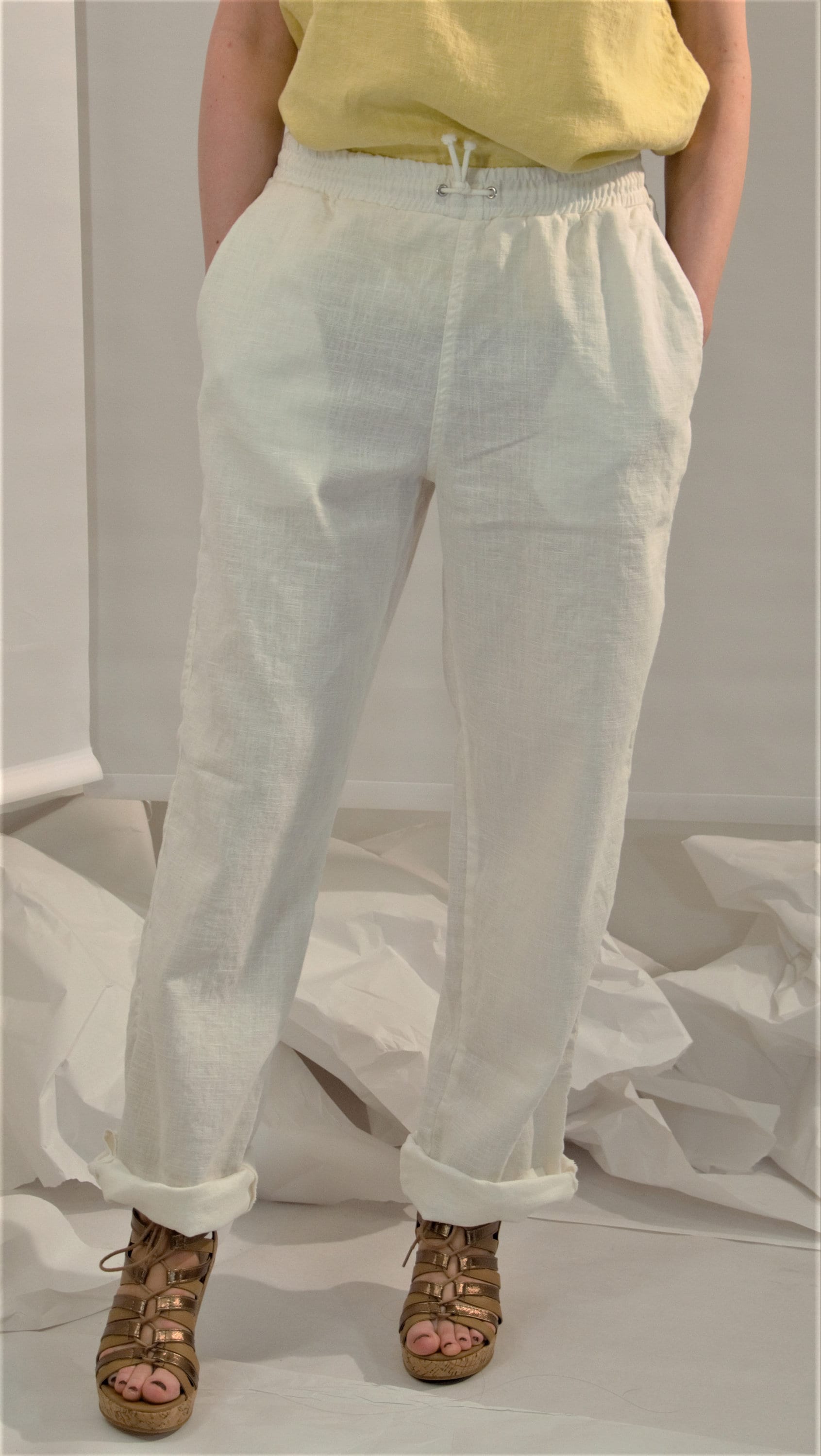 misses white linen pants