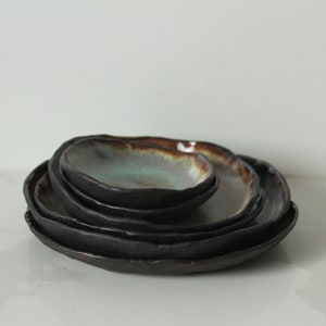 lot de 3 petites assiettes rustiques en céramique