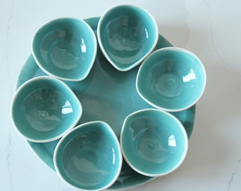 Pessach Keramik Teller. Sechs Schüsseln Set mit passender Servierplatte, Schüsseln Set mit Serviertablett. Pessach Teller