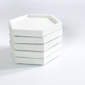 Concrete tray // Jewellery tray // Ring dish image 4