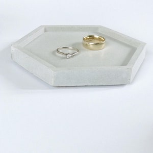 Concrete tray // Jewellery tray // Ring dish image 6