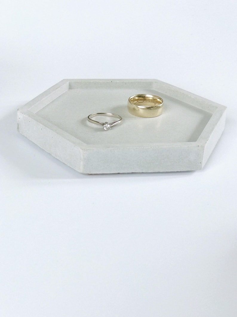 Concrete tray // Jewellery tray // Ring dish image 6