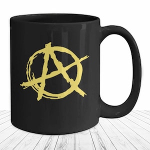 AnCap Gift Yellow Anarchy A Symbol Mug Tasse à café noire anarchiste Trucs anarchistes Cadeau capitaliste Star punk rock Ayn Rand Cadeaux marché libre