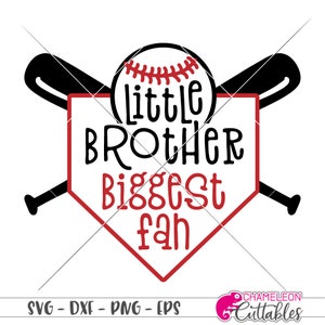 Puede incluir: Gr&aacute;fico de b&eacute;isbol rojo y negro con una pelota de b&eacute;isbol en el centro y una forma de home plate con el texto "hermano peque&ntilde;o fan&aacute;tico m&aacute;s grande".
