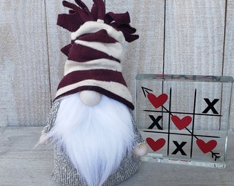 Small Maroon Crimson Gnome Tomte Nisse