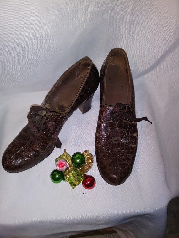 1930s Red Cross heels