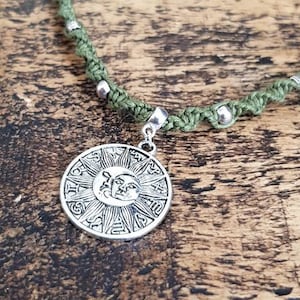 Sternzeichen Choker: Sonne & Mond Anhänger - Makramee Längenverstellbar