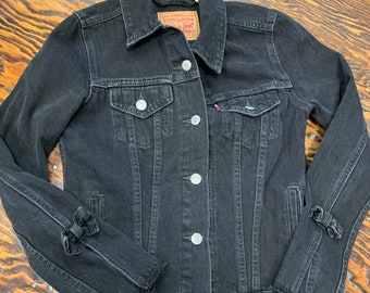 black levi denim jacket