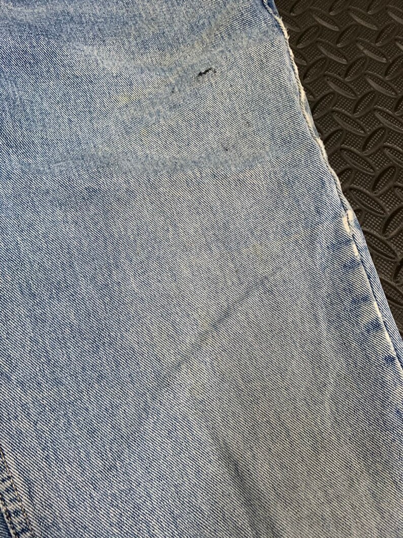 Vintage 90s Relaxed Fit Medium Wash High Waisted Jeans