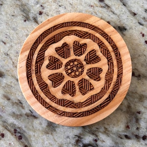 Anime Untersetzer | Paisho Blumen | 10 cm Untersetzer aus Holz