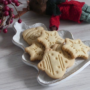 Weihnachtsgebäckplatte mit 24k Goldglanz.