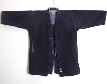 KOEI vtg Japanese Cotton Kendo Gi Kendogi Sashiko Jacket Uniform Budeon Aikido Kimono Noragi size Medium Chemical Dyed 231223-04