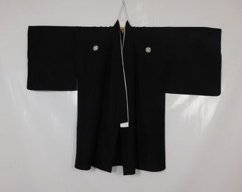 Japanische Herren Haori Schwarz mit 5 Familienwappen Mon Folkwear Kurze Kimono-Außenjacke Strickjacke für Ihn 080222-06