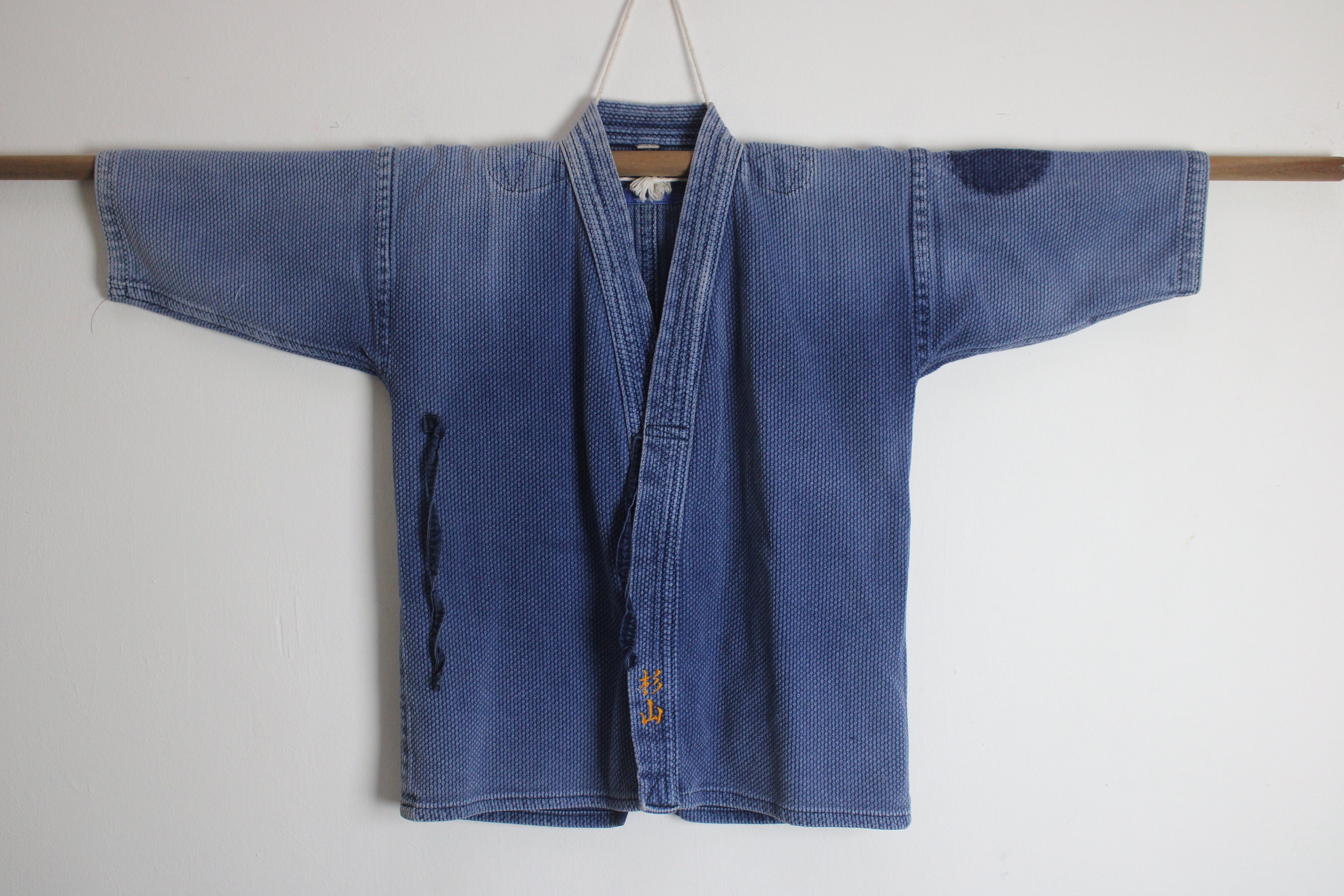 Size 0 1/2 Japanese Indigo Blue Cotton Sashiko Kendo Gi Size 0 1/2 Japanese Indigo Blue Cotton Sashiko Kendo Gi