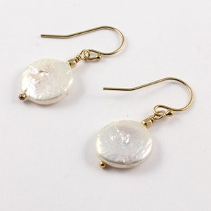Coin Pearl Earrings 14K Gold Filled - Bridesmaid Bridal Wedding - Simple Earrings - Natural Freshwater Pearls