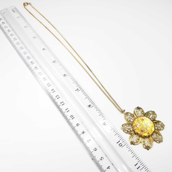 Vintage Confetti Lucite Flower Pendant Necklace - image 6