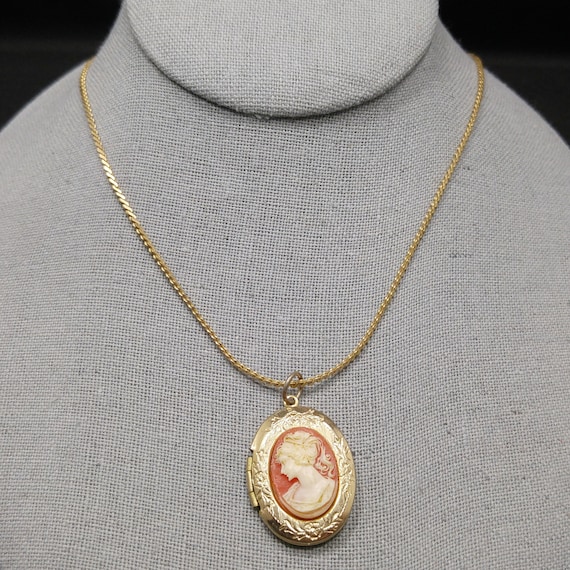 Vintage Whiting & Davis Cameo Locket Necklace | Locket necklace, Necklace,  Locket