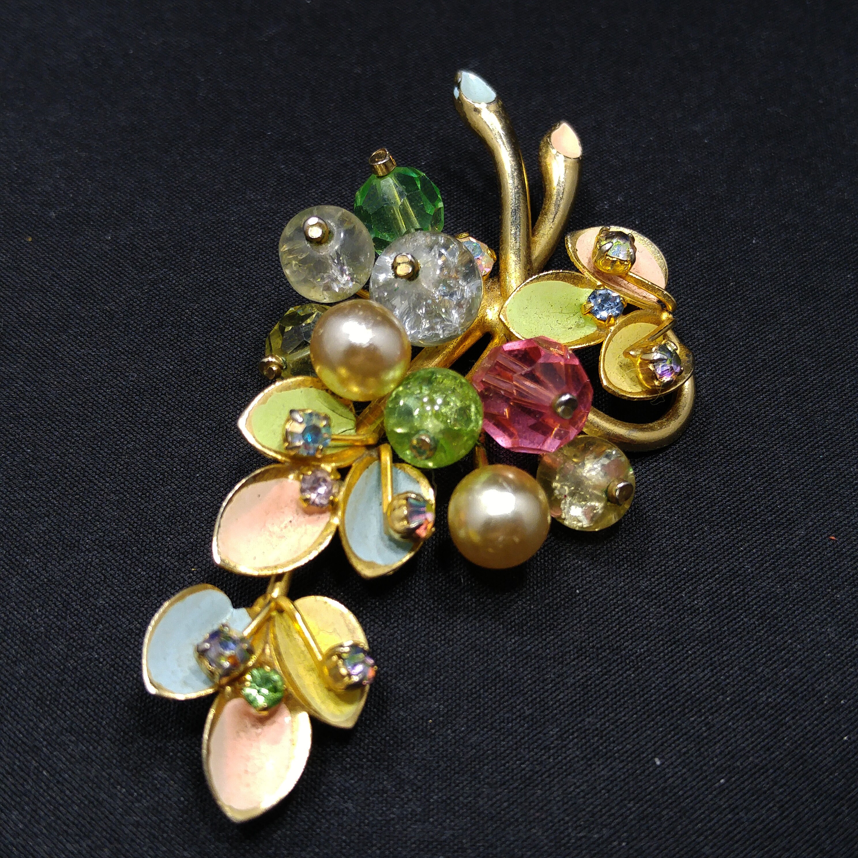 Kramer Rhinestone Centered Flower Brooch Pin – World of