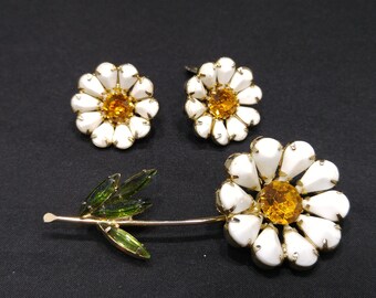 Weiss Flower Rhinestone Brooch & Earrings, Gold Plated, 1950s Vintage Jewelry - Etsy Weiss Flower Rhinestone Brooch & Earrings, Gold Plated, 1950s Vintage Jewelry - Etsy