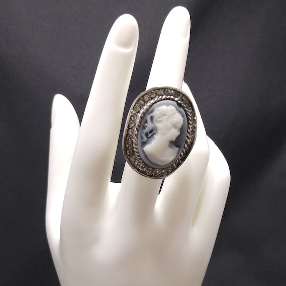Vintage Lucite Cameo Rhinestone Ring, US Size 7 1/