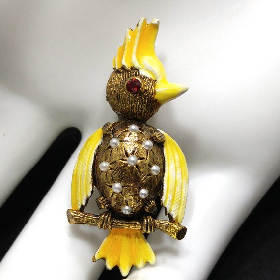 Weiss Yellow Enamel Bird Brooch, Faux Pearls, 194… - image 2