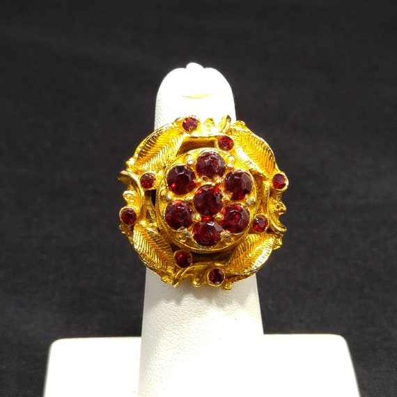 Vintage Red Rhinestone Chunky Ring, Gold Plated, … - image 10