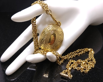 Vintage Keepsake Locket Necklace, Gold Tone, Snap Clasp, 1970s Vintage Jewelry
