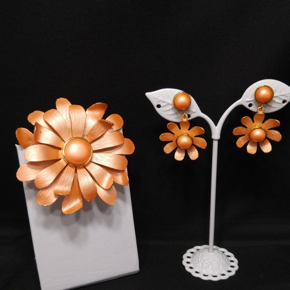 Peach Gold Flower Brooch & Earrings, Mid-Century,… - image 1