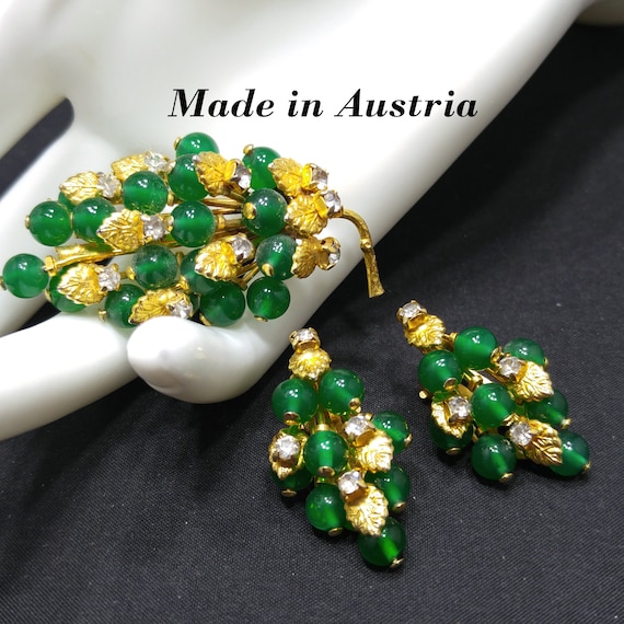 Austrian Green Gold Brooch Clip Earrings Set, Gol… - image 1