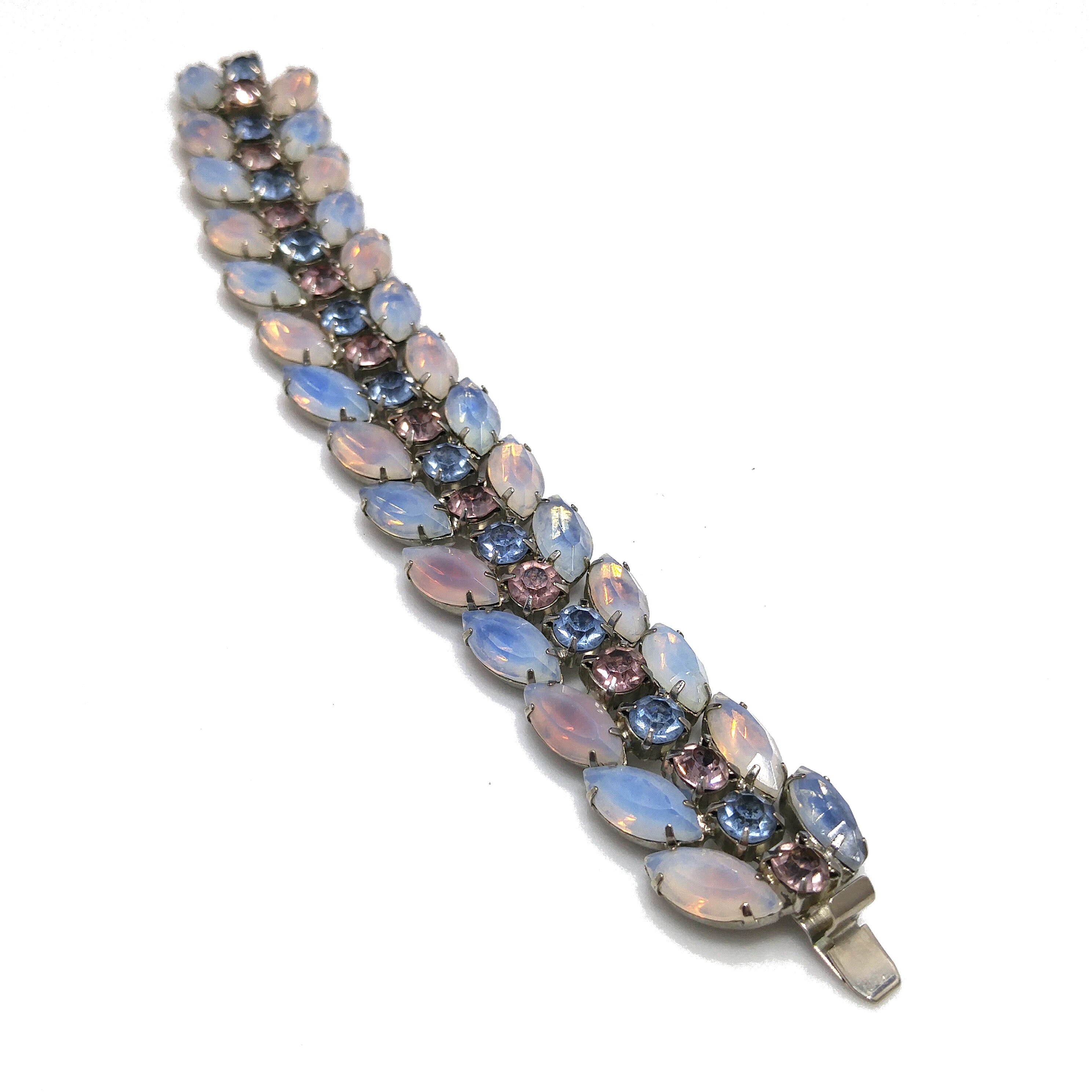 NB Vintage 1950's Made in FRANCE pastel beads aurora