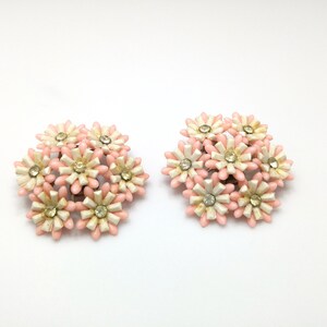 Mid Century Pink White Flower Earrings, Feather Weight Clips, 1950s Vintage Jewelry image 7