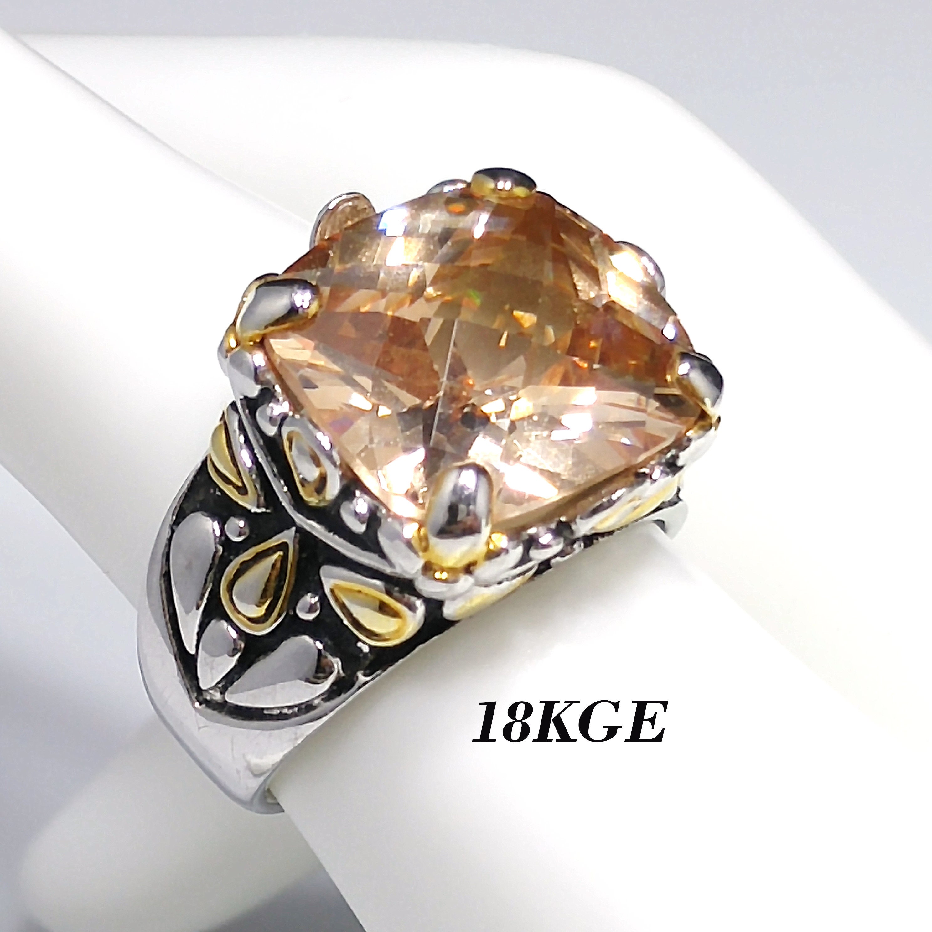 Tourmaline or CZ 18KGE Ring, Size 8, 1980s Vintage Jewelry Tourmaline or CZ 18KGE Ring, Size 8, 1980s Vintage Jewelry