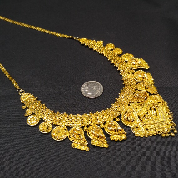 Vintage Heavily Gold Plated Necklace, 3D Cut Hand… - image 9