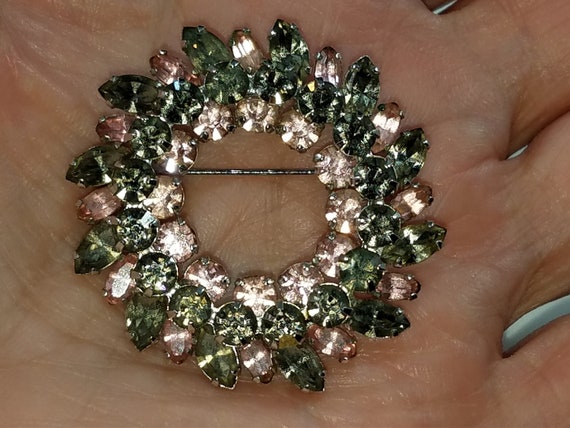 Sherman Pink Grey Wreath Rhinestone Brooch, Rhodi… - image 8