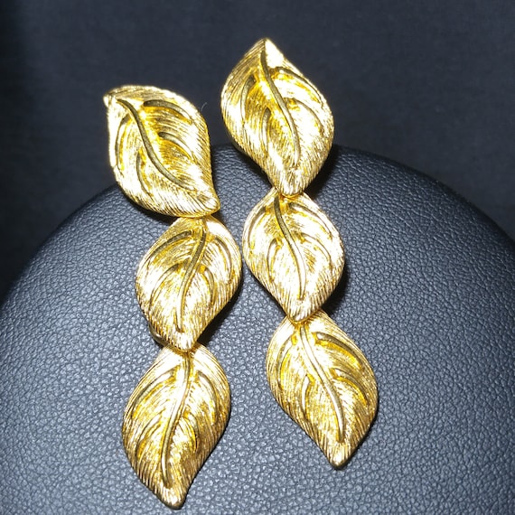 Napier Leaf Necklace and Drop Earrings Post Earrings Gold Plated