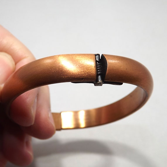 Whiting & Davis Copper Hinged Bracelet, 1960s Vin… - image 4