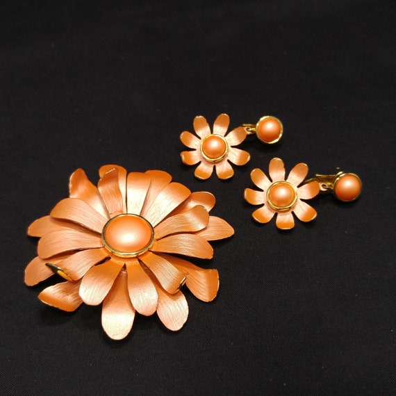 Peach Gold Flower Brooch & Earrings, Mid-Century,… - image 5