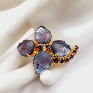 Vintage Purple Glass Leaf Brooch: Gold-Plated Rhinestone Floral Pin