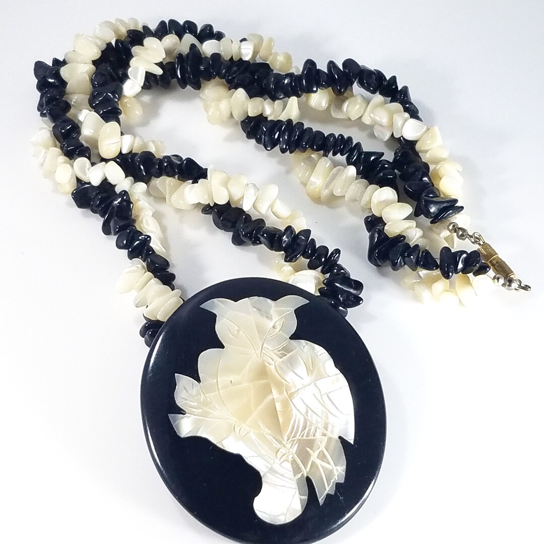 Owl Mother of Pearl Inlay Oval Pendant Necklace, Shell Beads, Black ...