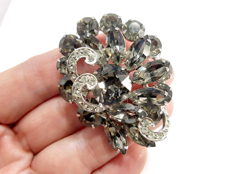 1960s Vintage Jewelry Weiss Black Diamonds Brooch Rhodium Plated