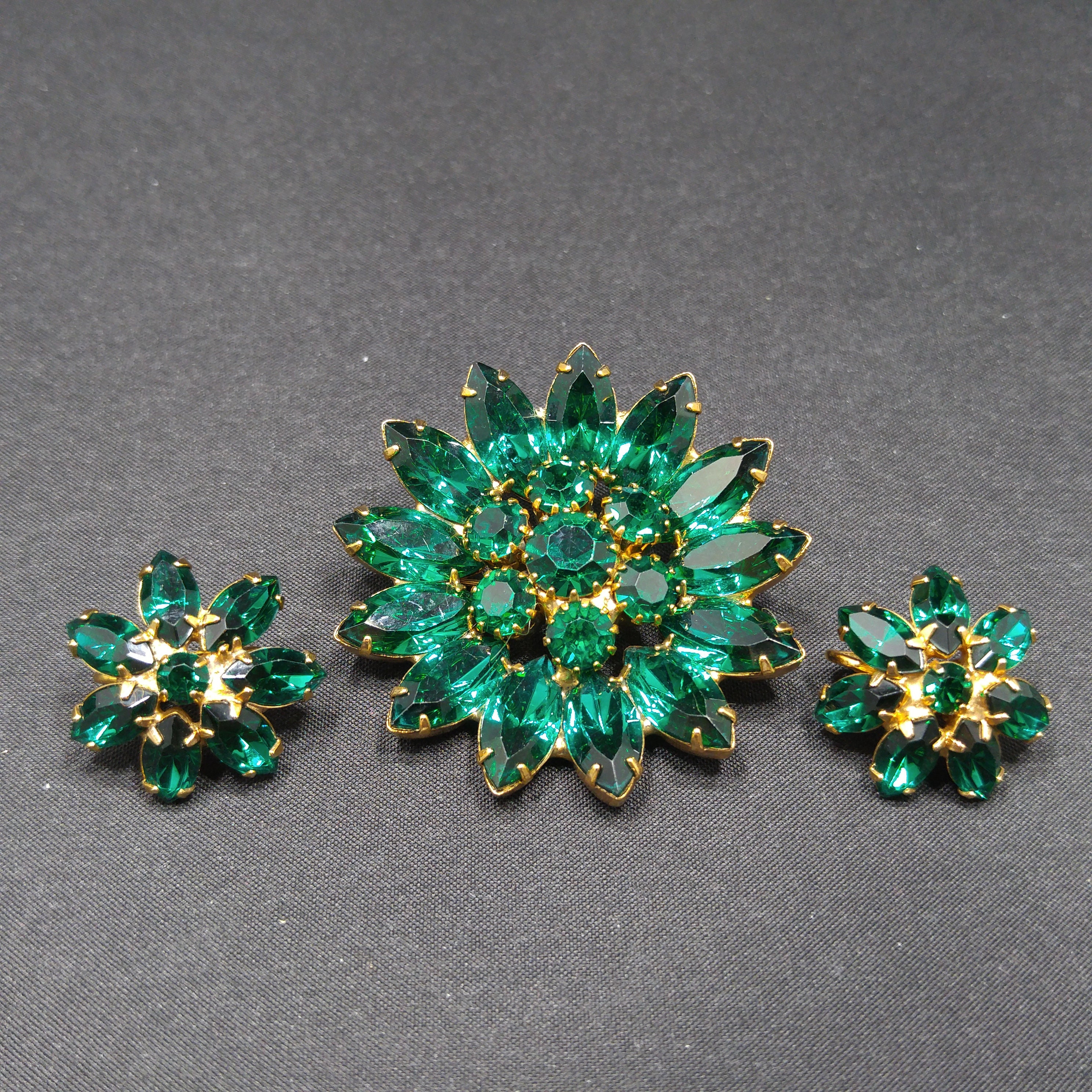 Vintage Enamel Flower Brooch, Green Enamel Flower Pin, Green