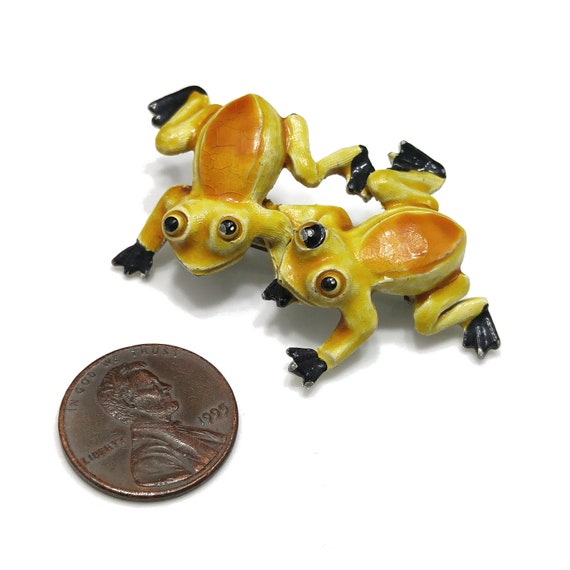 Twin Frogs Enamel Brooch, Two Yellow Gold Black F… - image 7